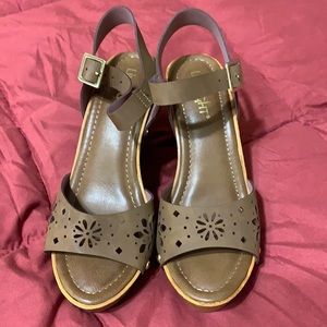 Limelight Tan wedges